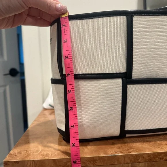 Bottega Veneta Black and White Tote - Picture 10 of 11